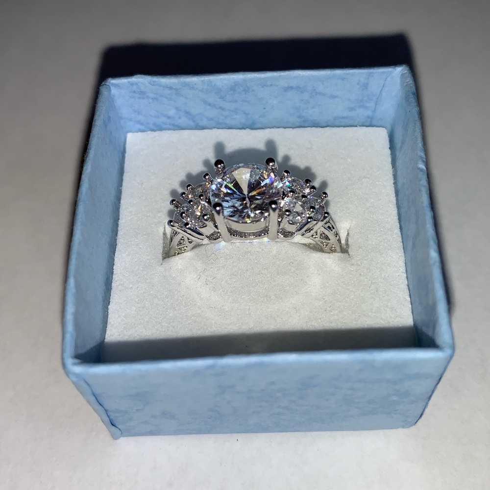 🔥🔥 any 2/$8 Silver ring